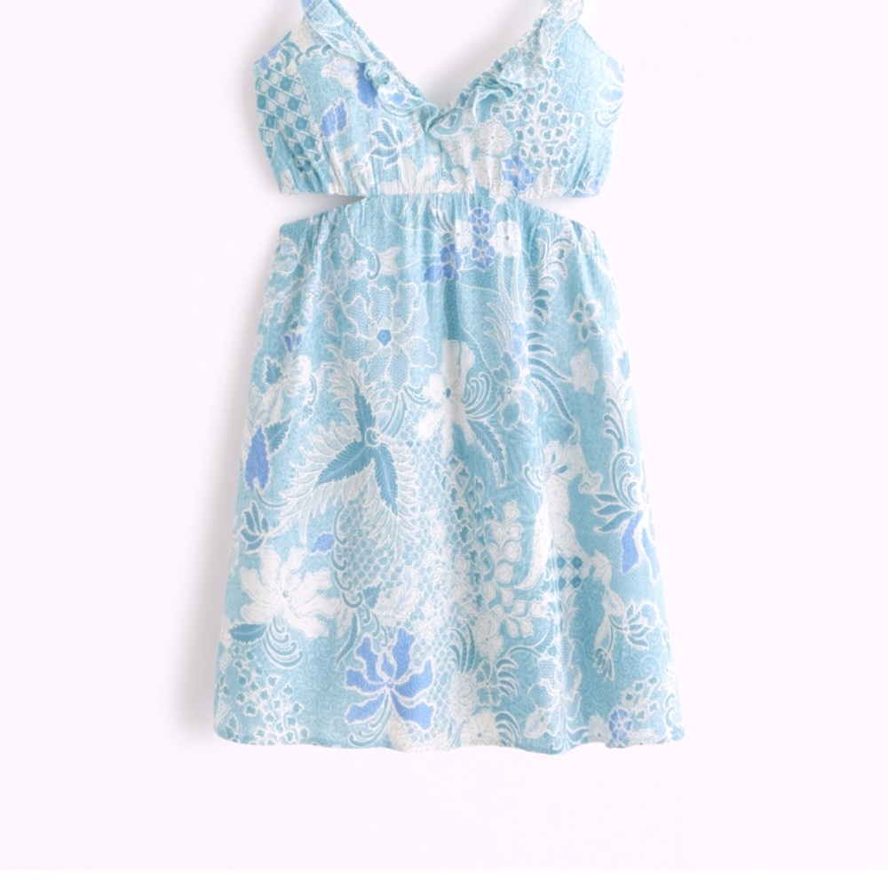 Brand new Abercrombie & Fitch cute and trendy dress.